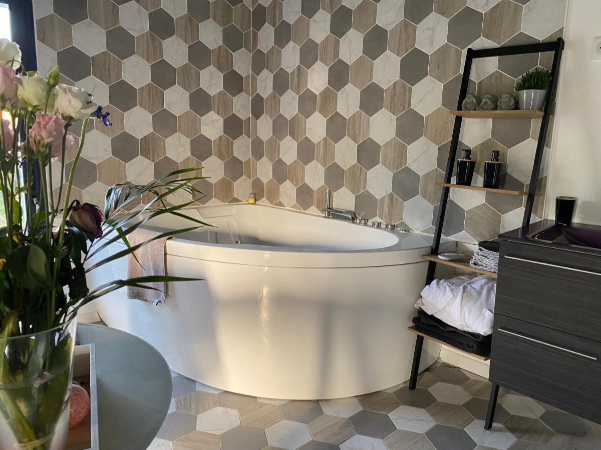 Chaleureux Avec Jacuzzi * Le Mesnil-en-Vallée
